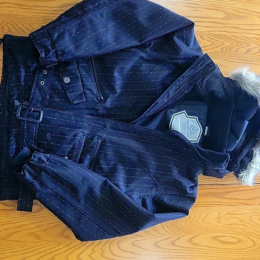 Snowboarding jacket by Powder room